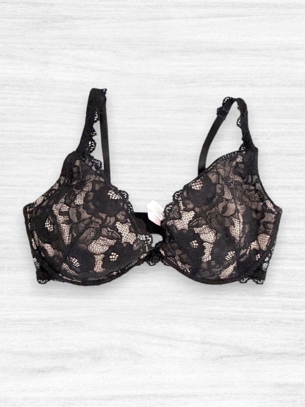 Victoria’s Secret Very Sexy Push Up Without Padding Black Lace Bra 38D Underwire